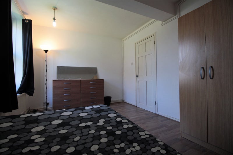 3-Bedroom Flat Share in E3 – Excellent Location