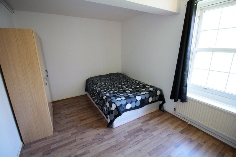 3-Bedroom Flat Share in E3 – Excellent Location