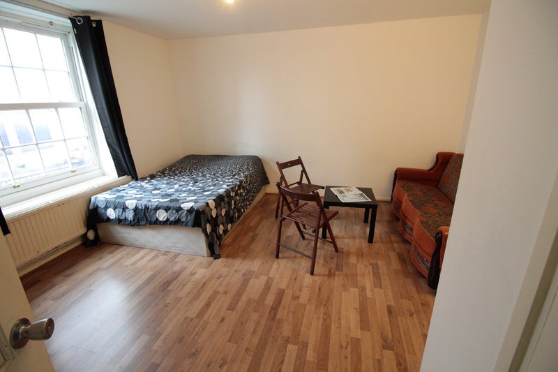3-Bedroom Flat Share in E3 – Excellent Location
