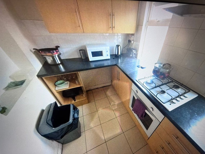 Spacious Double Rooms – All Bills Included 