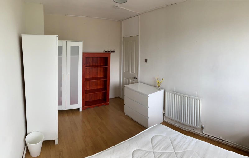 Double Single room near Devons Road 