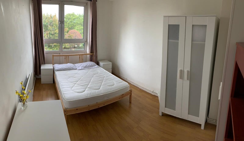 Double Single room near Devons Road 