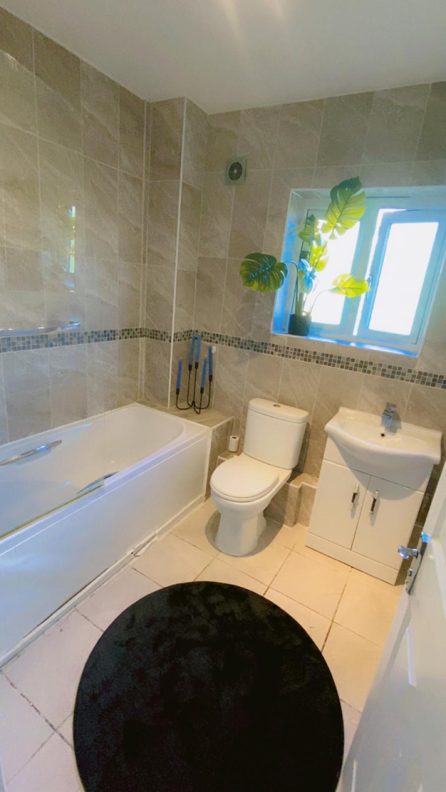 Beautiful Double Bedroom in Britania Village