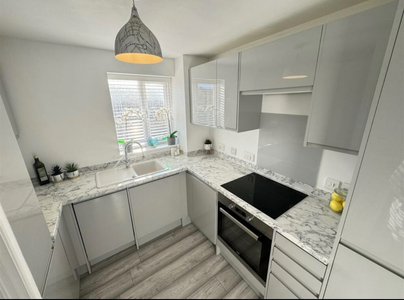 AMAZING ONE BEDROOM FLAT