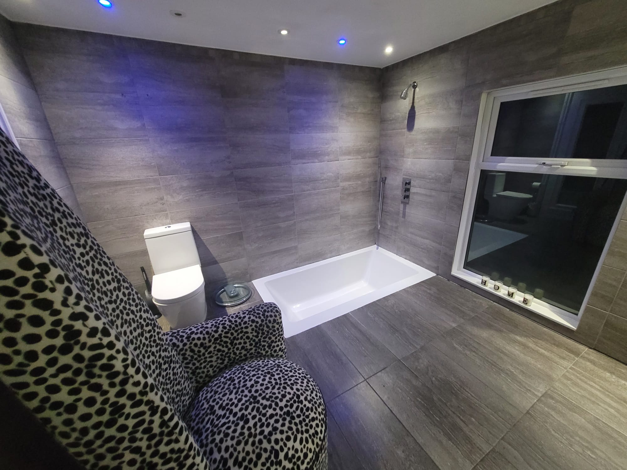 Luxury Apartment - Bills included 
