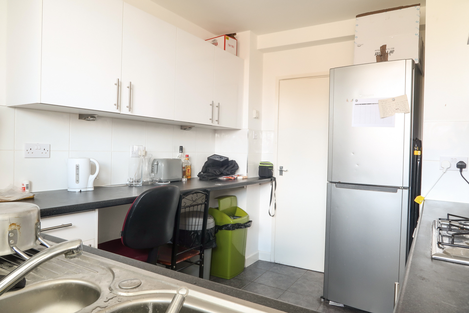 Double bedroom in a 2 beds for rent in Islington London