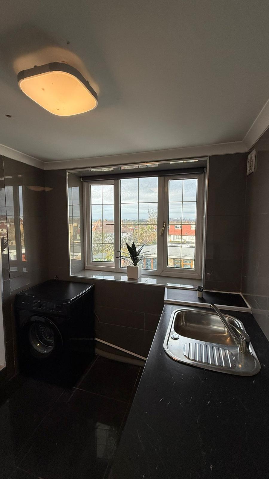 FANTASTIC ONE BEDROOM FLAT READY TO MOVE IN