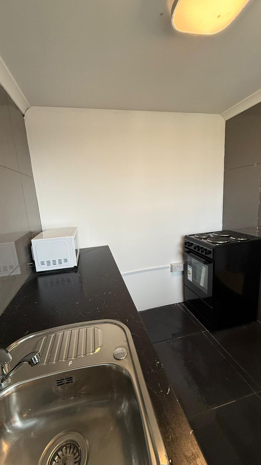 FANTASTIC ONE BEDROOM FLAT READY TO MOVE IN