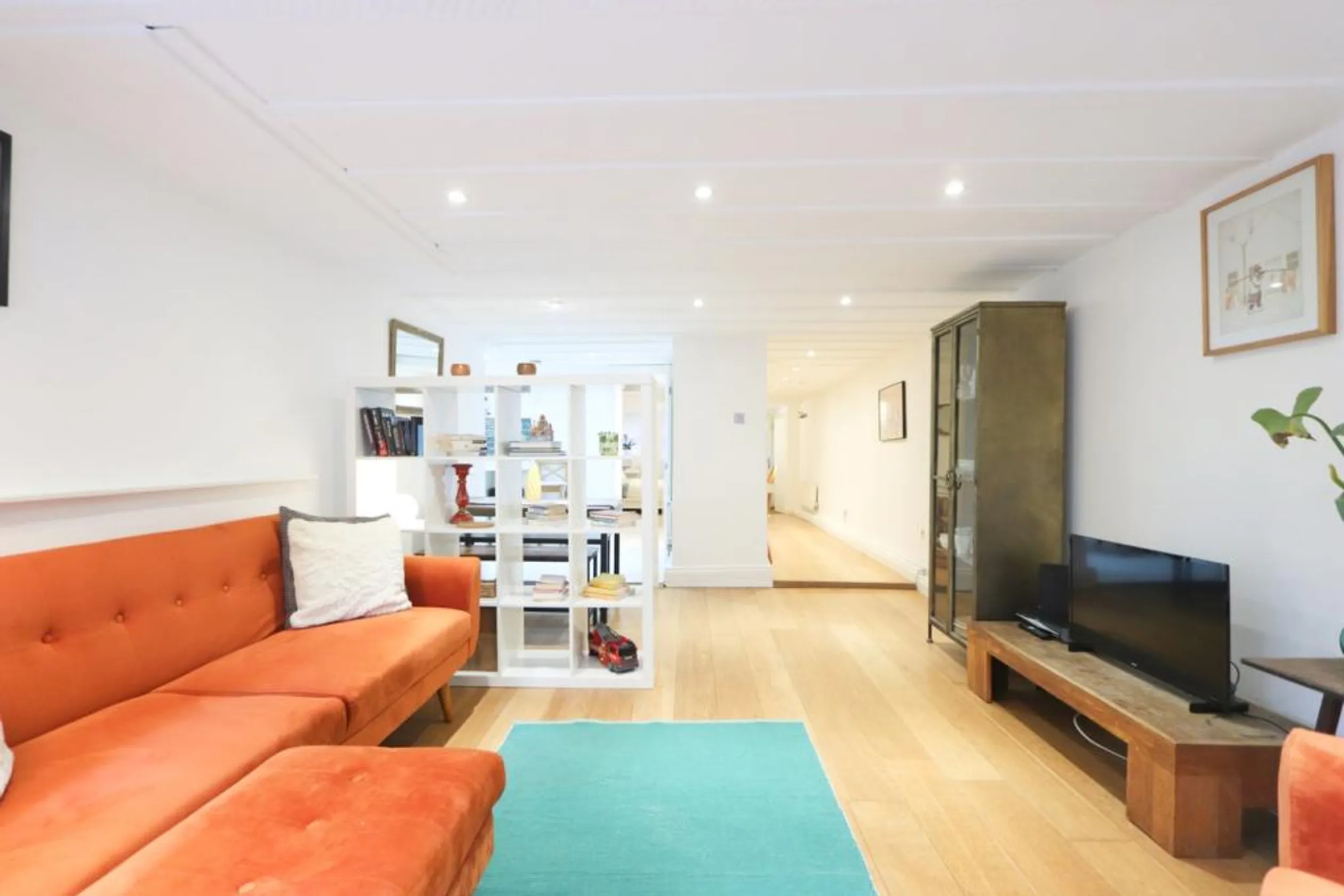 This studio bedroom apartment