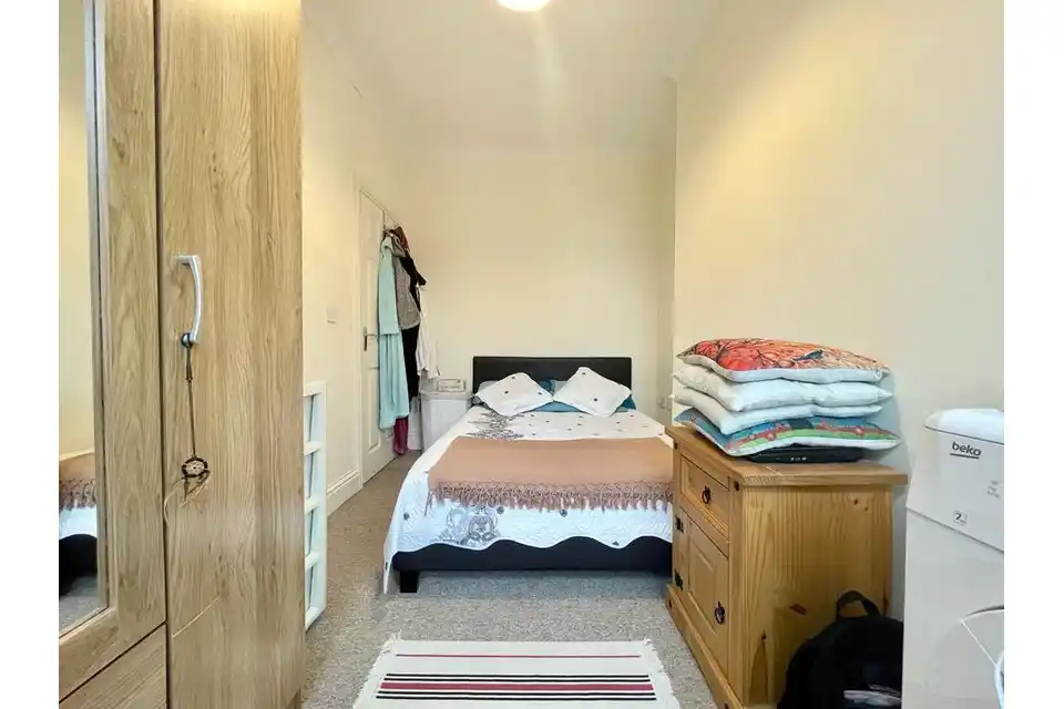 Affordable one bedroom in Park Road, Regent's Park