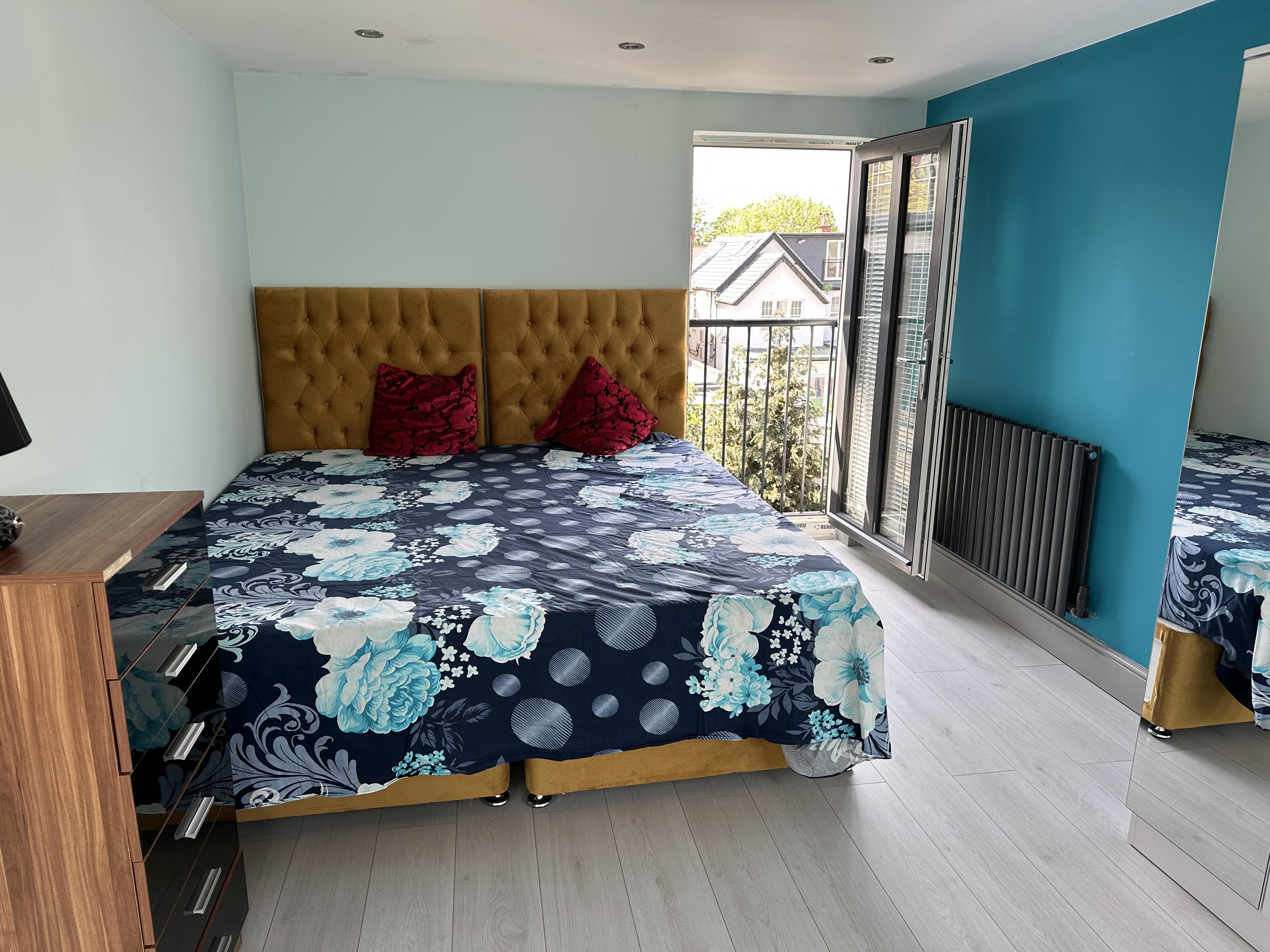 Fantastic Large room to let close to Plaistow/Stratford