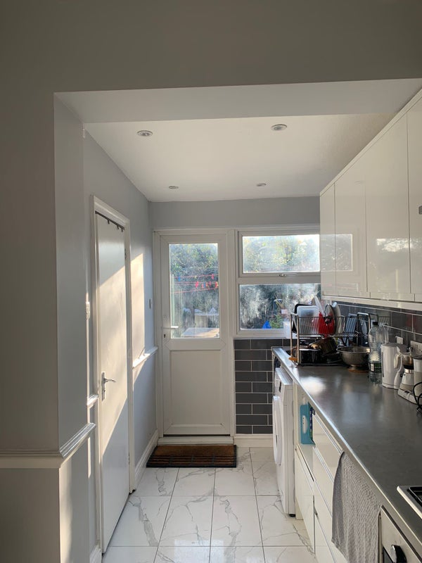 Large double room near Turnpike Lane station 