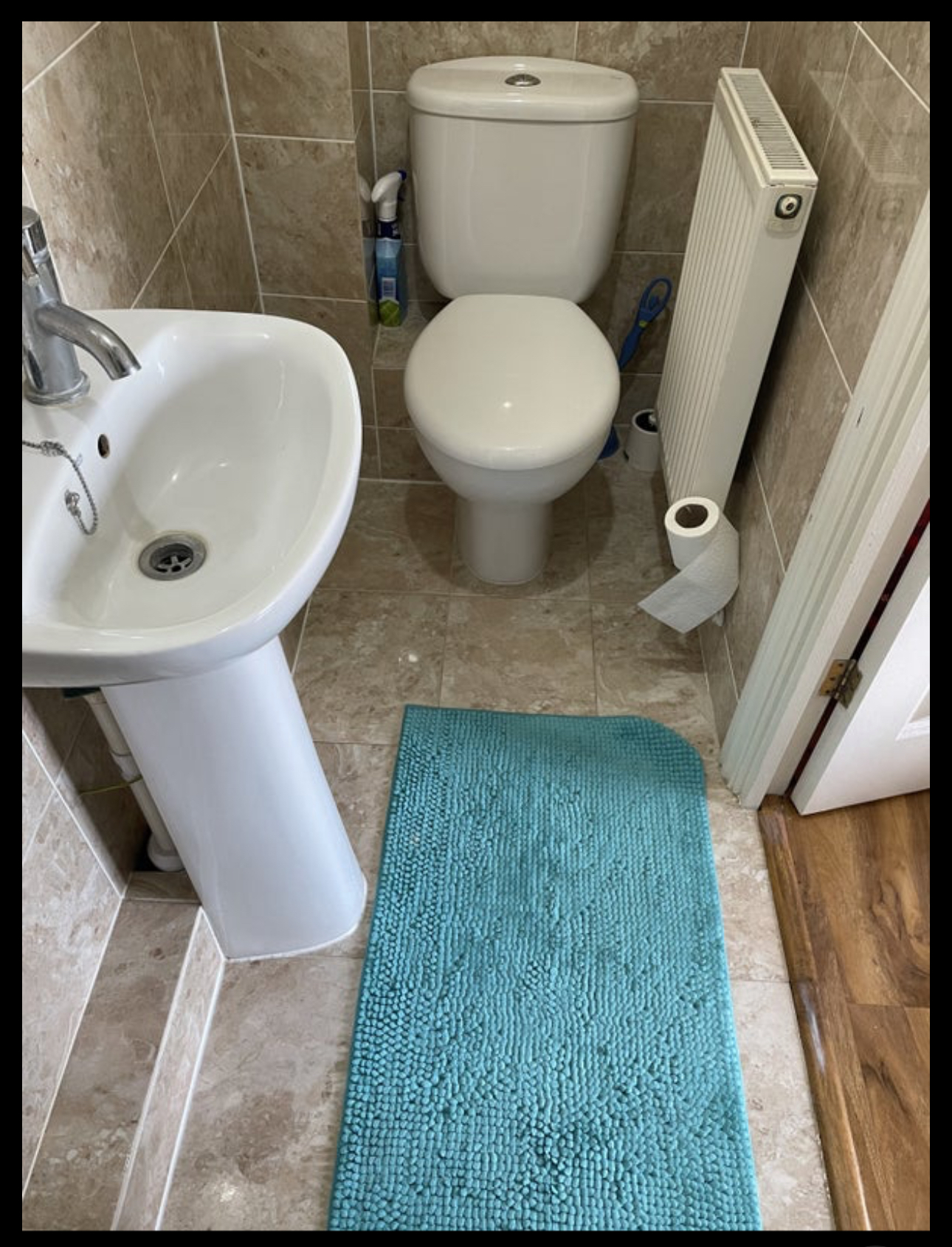 Single female seeking similar to share a 2 bed 2 bath flat