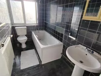 5 bedroom semi-detached house to rent
