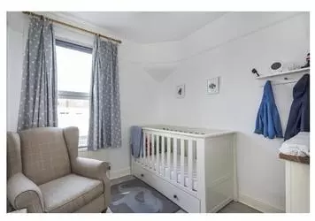4 bedroom terraced house to rent  in Aldren Road