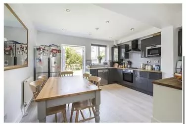 4 bedroom terraced house to rent  in Aldren Road