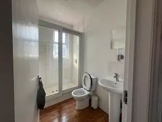 1 bedroom in a house share to rent