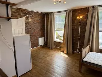 Studio near Stamford Bridge