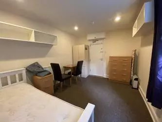 Studio to rent in  PERCY ROAD