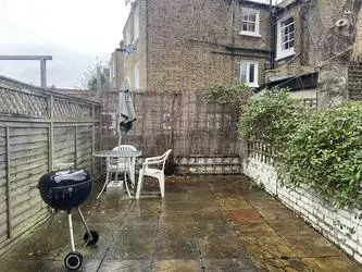 Studio to rent in  PERCY ROAD