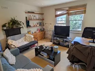 2 bedroom flat to rent Fordwych Road