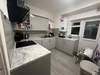 Double in a flat share to rent Chamberlayne road