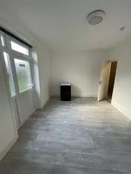Double in a flat share to rent Chamberlayne road