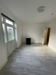 Double in a flat share to rent Chamberlayne road