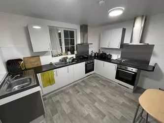 1 bedroom in a flat share to rent Grendon Gardens