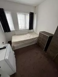 1 bedroom in a flat share to rent Grendon Gardens