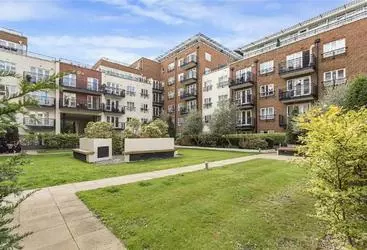 Double flat to rent in Seven Kings Way