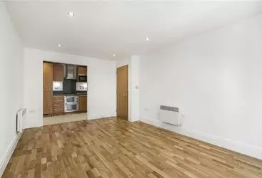 Double flat to rent in Seven Kings Way