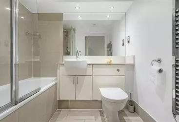 Double flat to rent in Seven Kings Way