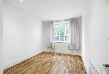 Double flat to rent in Seven Kings Way