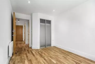 Double flat to rent in Seven Kings Way