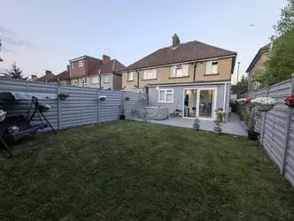 3 bedroom terraced house to rent