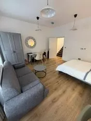 Studio to rent High Street Harlesden