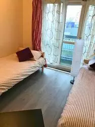 3 Double Rooms to rent in Augustus Street