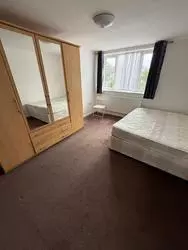 Double room near Wickliffe Gardens, Wembley