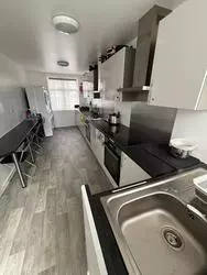 Double room near Wickliffe Gardens, Wembley