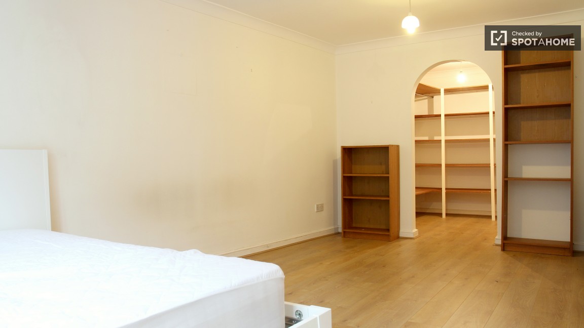 New House TOWER BRIDGE 