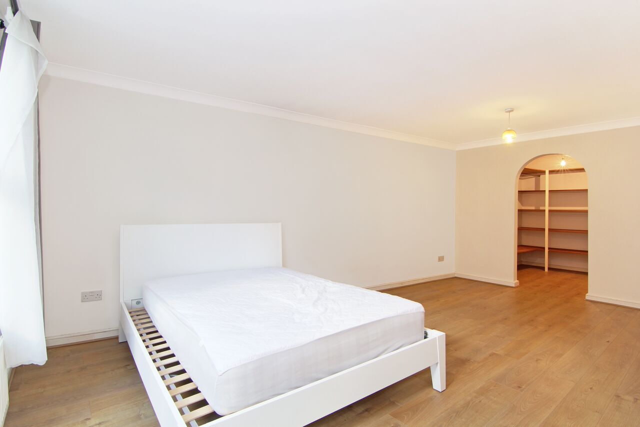 New House TOWER BRIDGE 