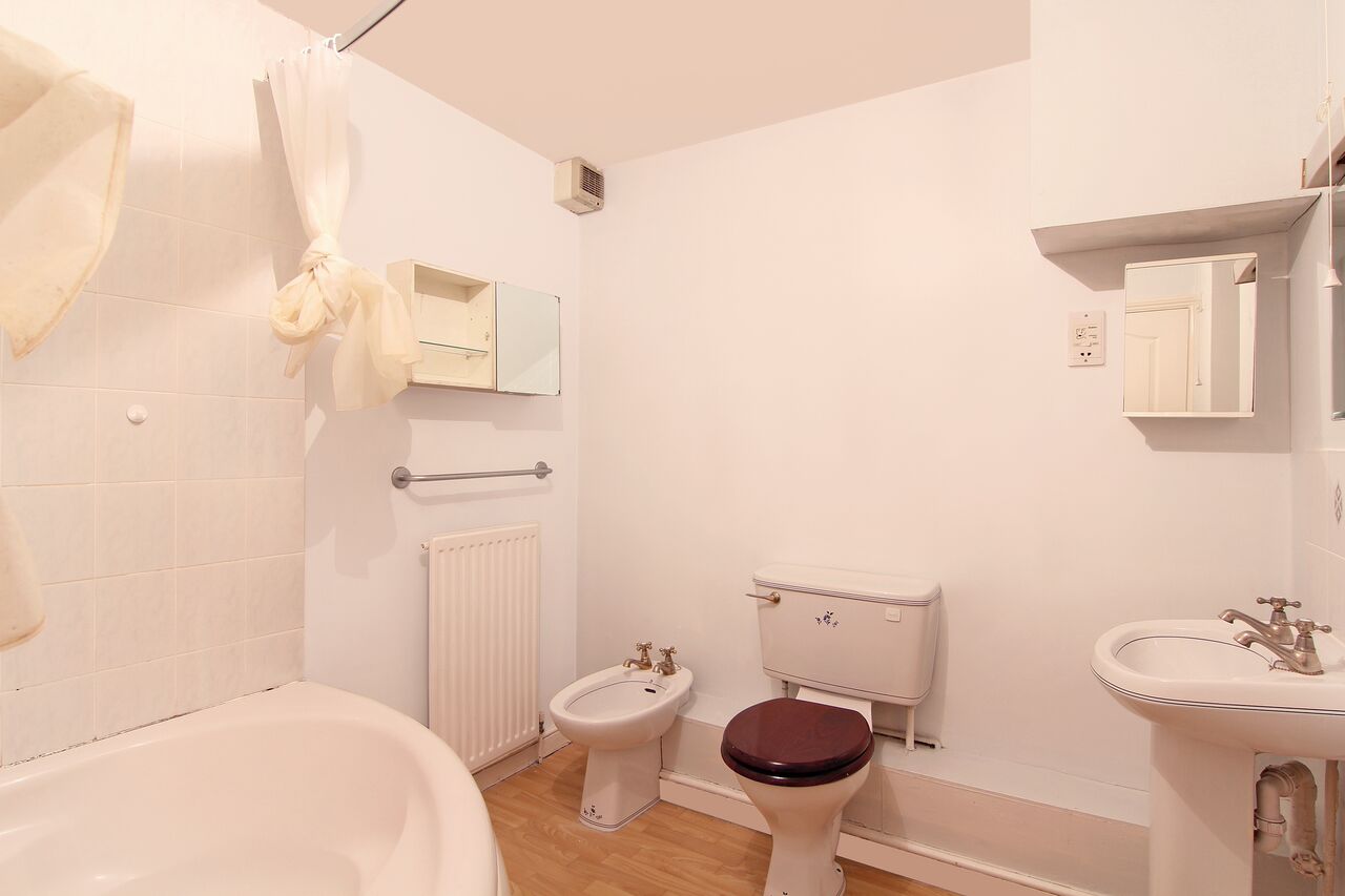 New House TOWER BRIDGE 