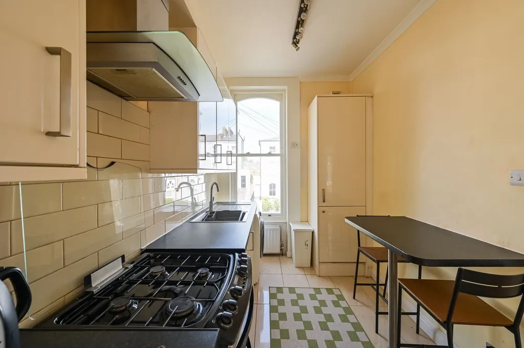 Well presented 1 bedroom in Miranda Road, London