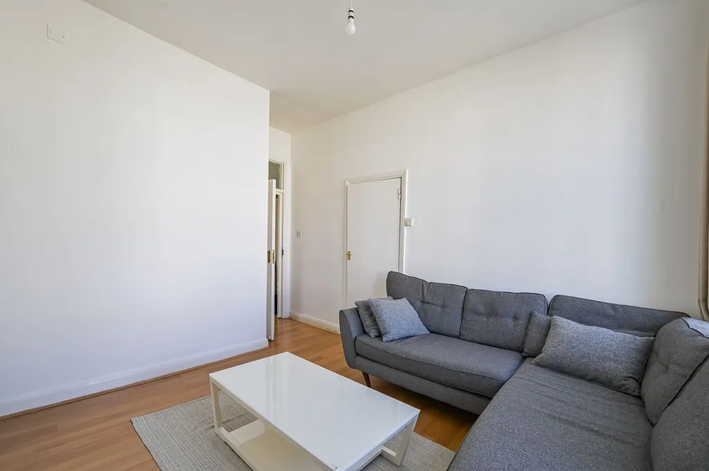 Well presented 1 bedroom in Miranda Road, London