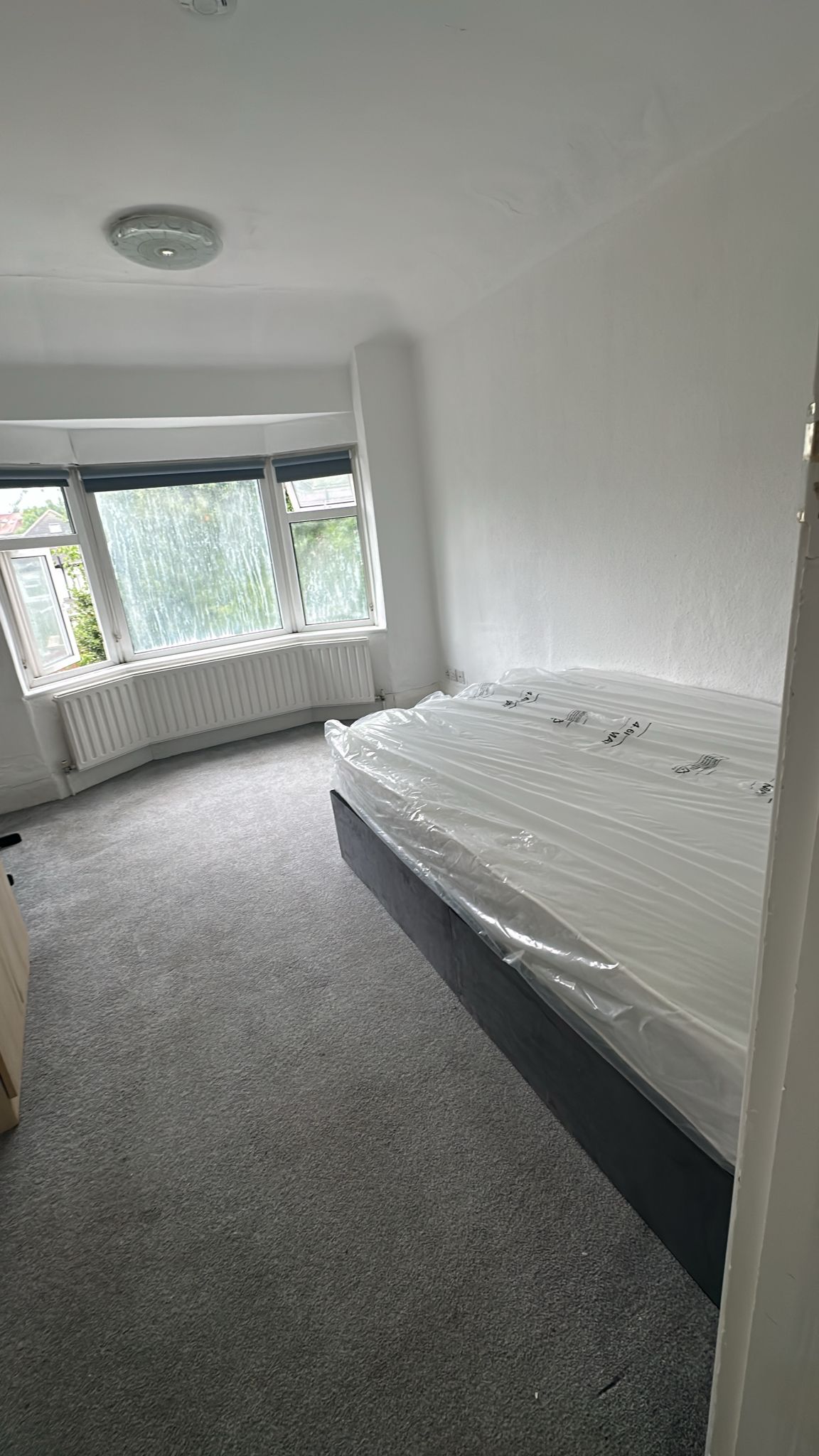 Three rooms available at Hendon london uk