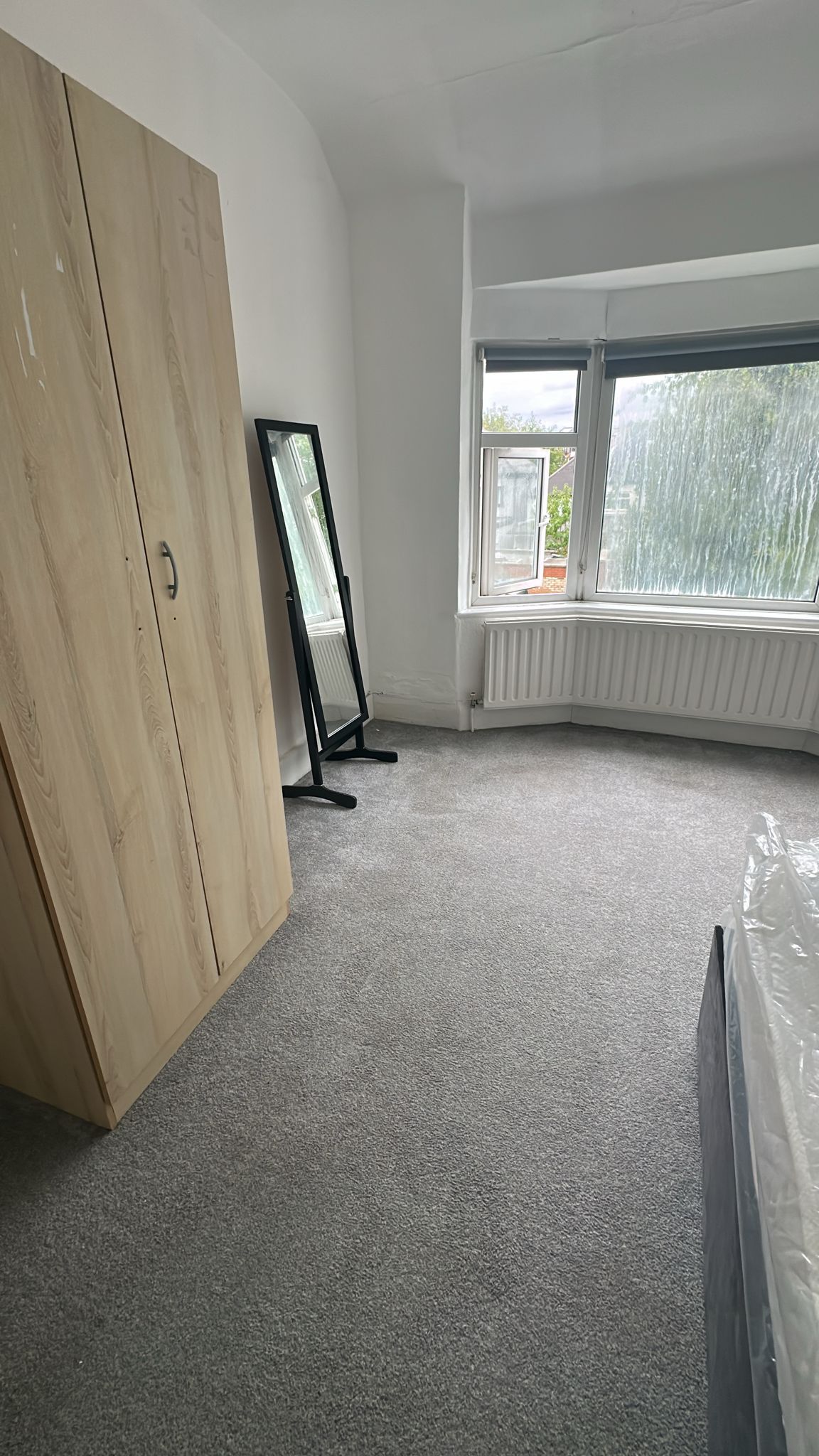 Three rooms available at Hendon london uk