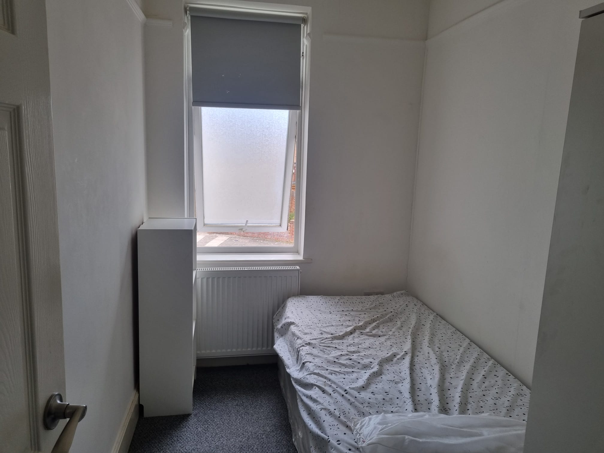 Three rooms available at Hendon london uk