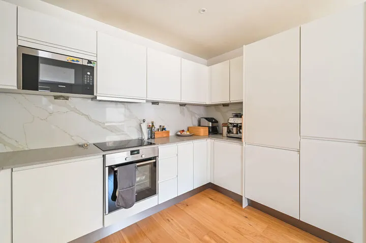 Charming 2 bedroom flat in Canonbury Place, London, N1 2NN