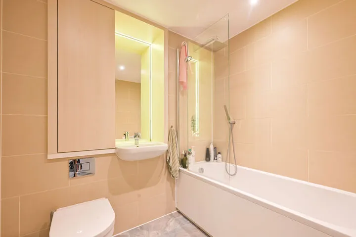 Charming 2 bedroom flat in Canonbury Place, London, N1 2NN